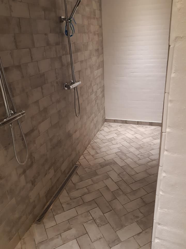 91758269_829343884237945_8648378213451431936_n